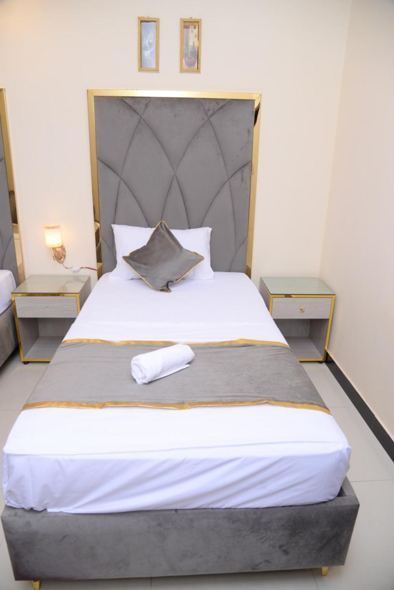 Go Room Hotel Lahore Eksteriør bilde